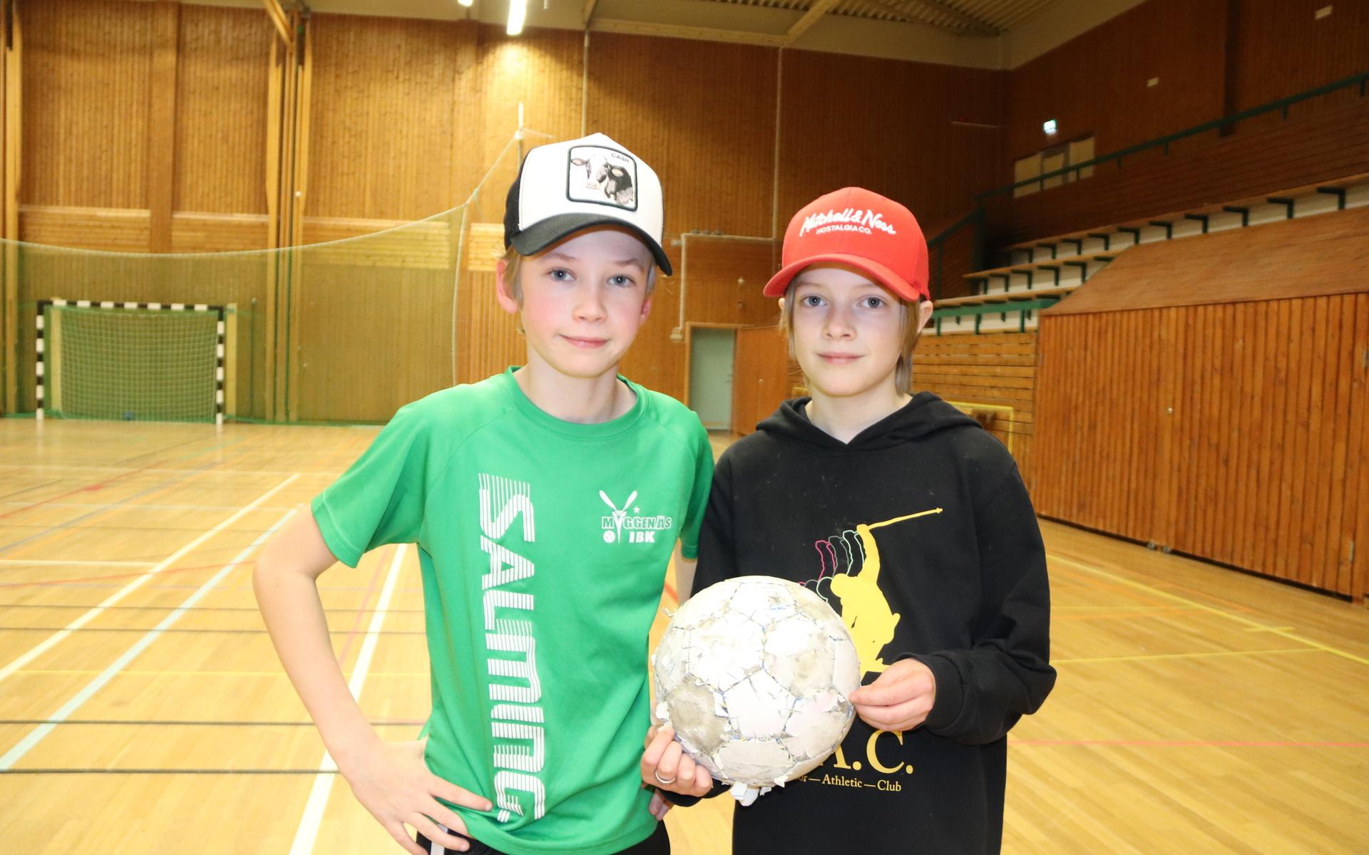 Ludvig Vernersson och Zackarias Sinclair går i femman på Fridas hage och gillar sportlovet. De hade spontanidrott på Häggvallskolan och skulle senare på hockeymatch i Göteborg.