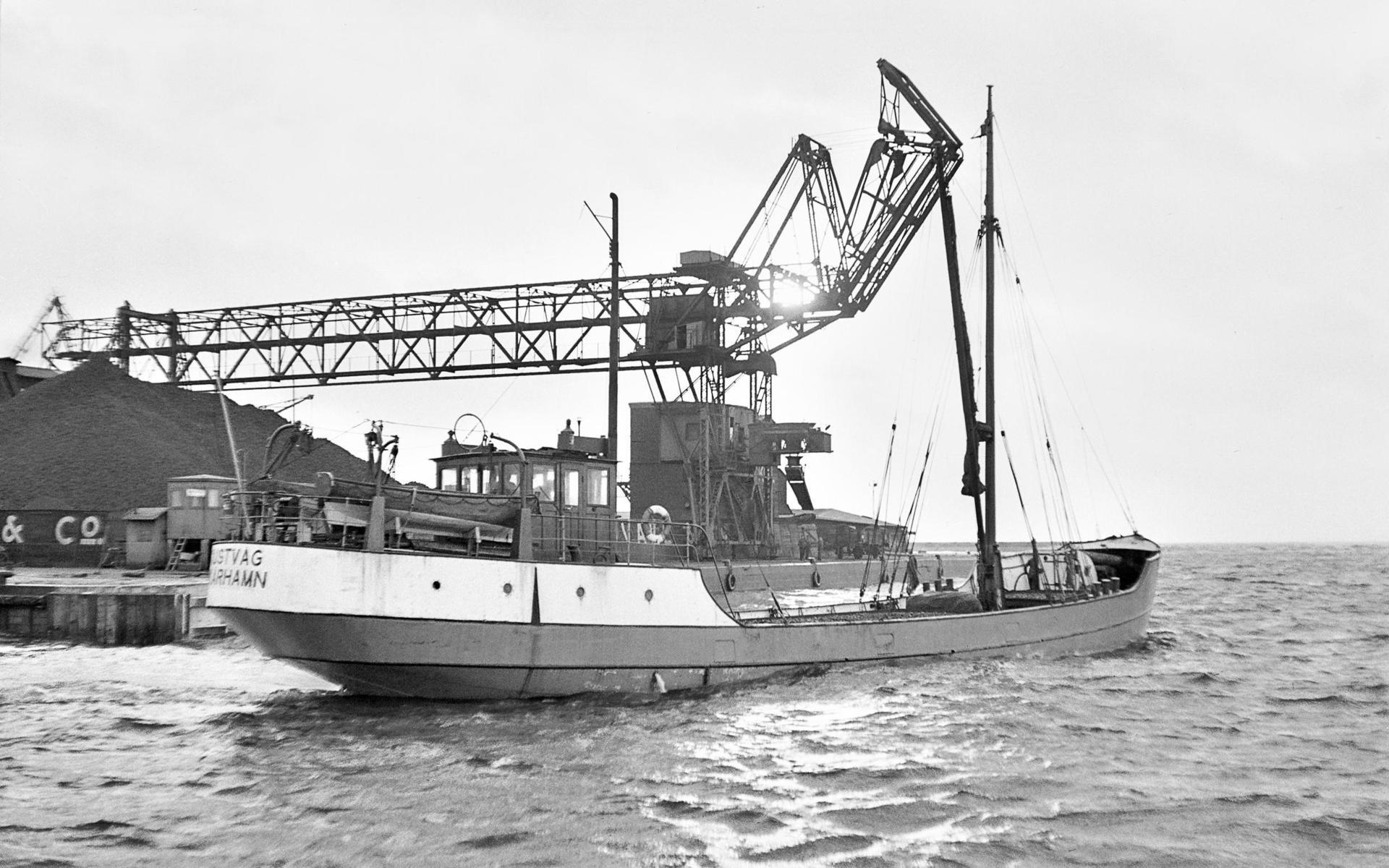 Fartyget Wotan såldes i oktober 1951 för 132 000 tyska mark till Sören Nilsson och hans svåger Sven Olsson i Skärhamn och döptes sedan om till Kustvåg.
