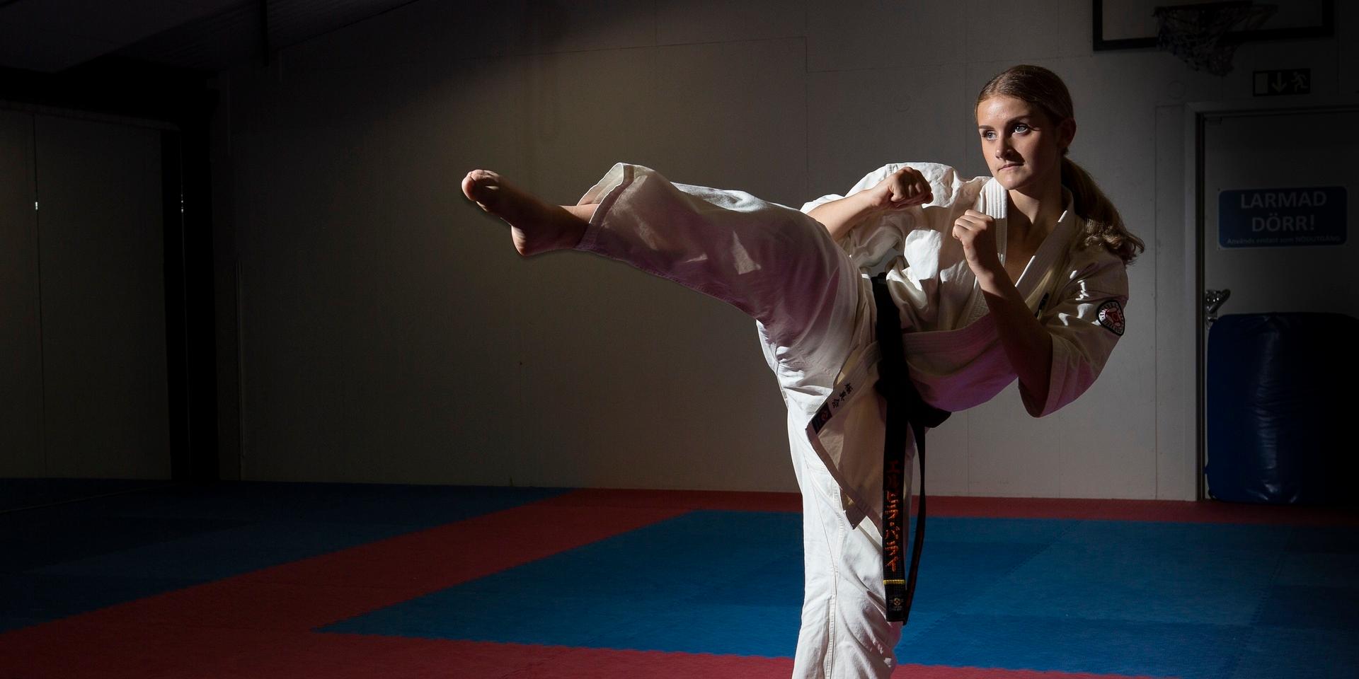 Elvira Ballay började med karate redan som treåring och tävlade för första gången som sjuåring.