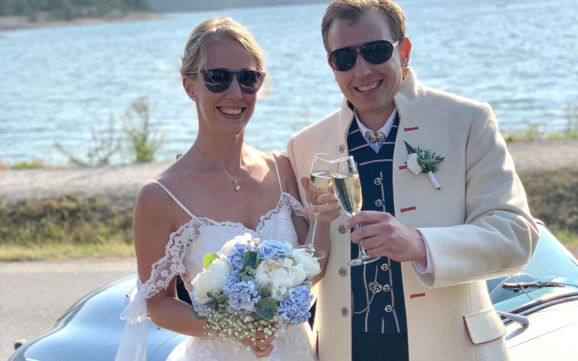 Eftersom besökarna till bröllopet kom från både Norge och Sverige, ville de vänta och genomföra sitt bröllop ordentligt.