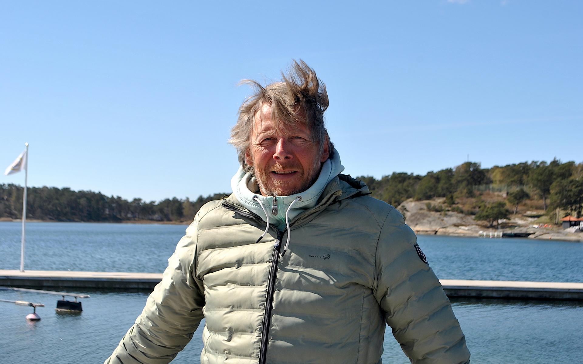 Björn Wahlström, projektansvarig för Tjörn Runt, ser en tjusning i blandningen av båtar. ”Det är stora båtar och små båtar. Snabba båtar, och långsamma”.