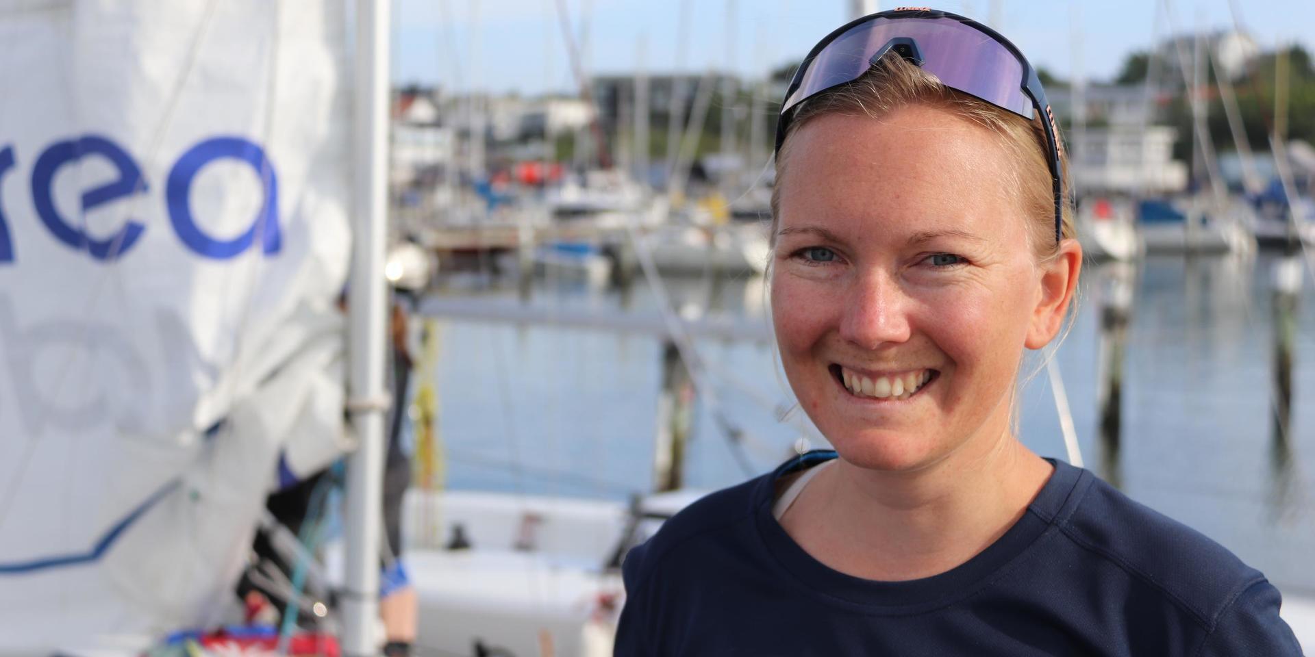 Clara Svensdotter är vanligtvis lagkapten för Stenungsunds allsvenska lag i segling.