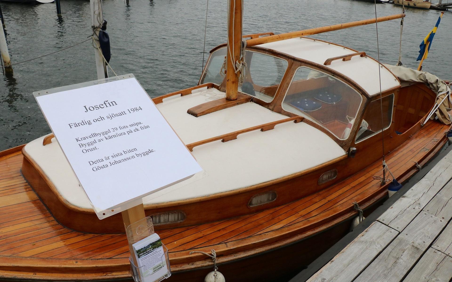Vid classicbryggan låg Josefin, den sista båt som legendariske båtbyggaren Gösta Johansson i Kungsviken byggde. 