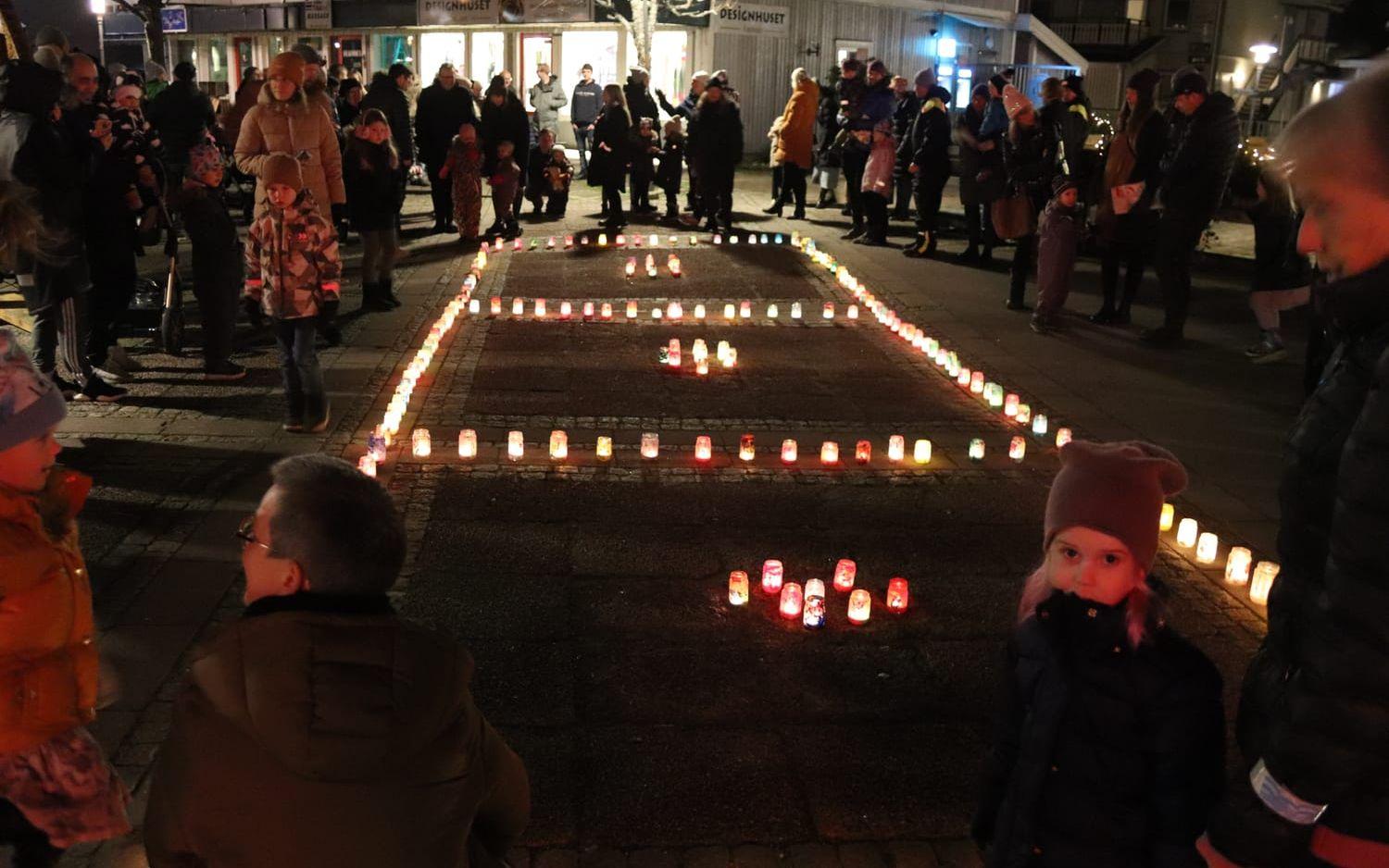 Ljusmanifestationen ”Tusen lyktor” i Henån.