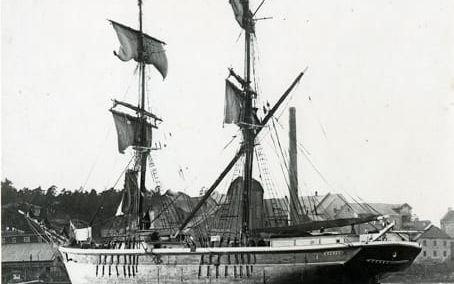 Fartyget Gerda från Mollösund fotograferat i Stockholm år 1928.