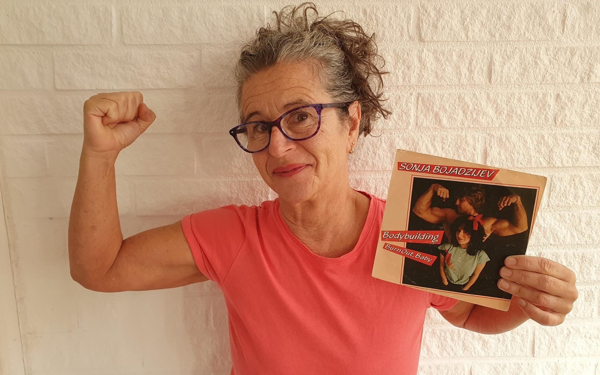 Sonja Bjurdell fick sig en smärre chock när hennes låt ”Bodybuilding” plötsligt spelades på radio efter nära 40 år. Nu finns den även att streama på Spotify sedan en knapp vecka tillbaka.
