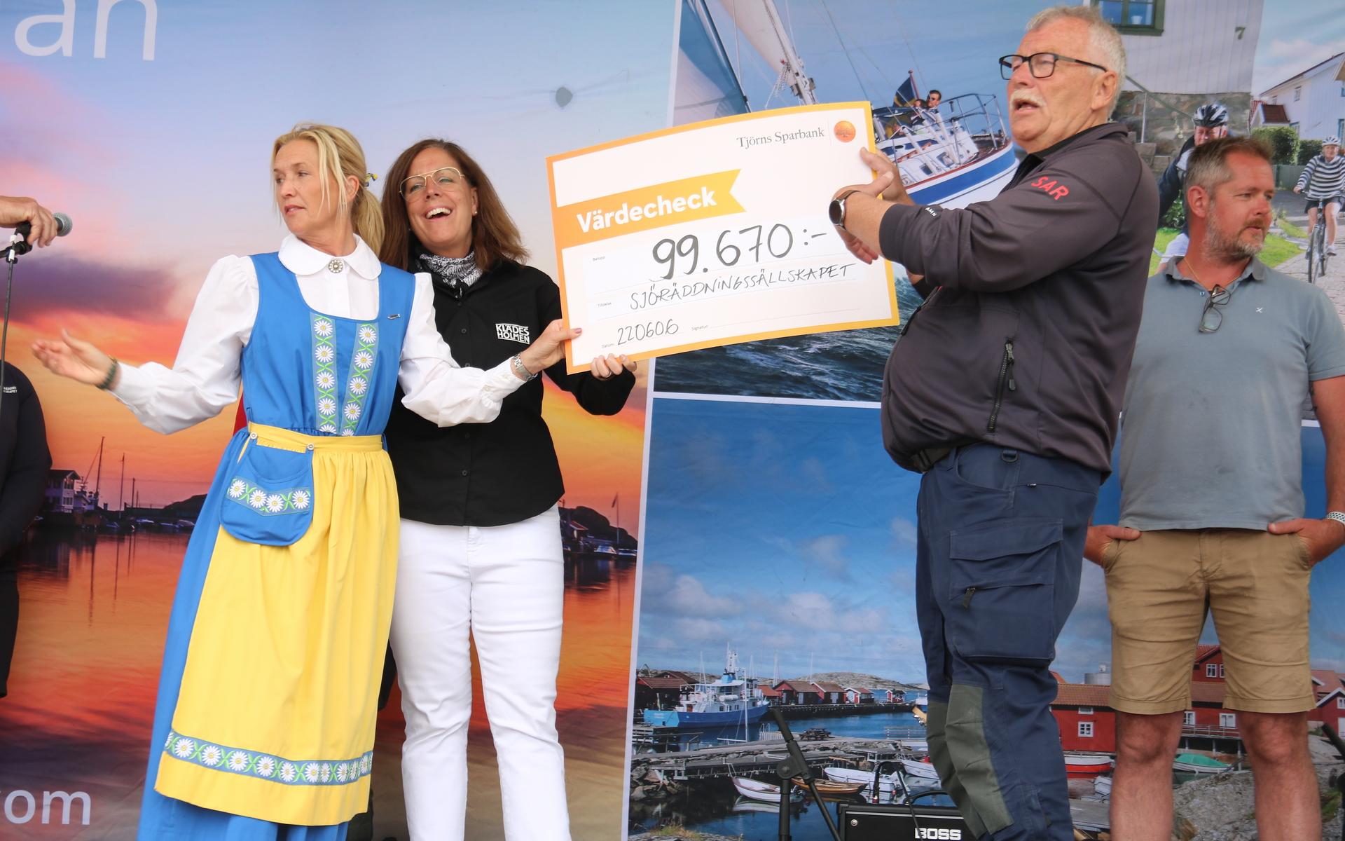 Förra årets sill inbringade nästan 100 000 kronor till Sjöräddningen.