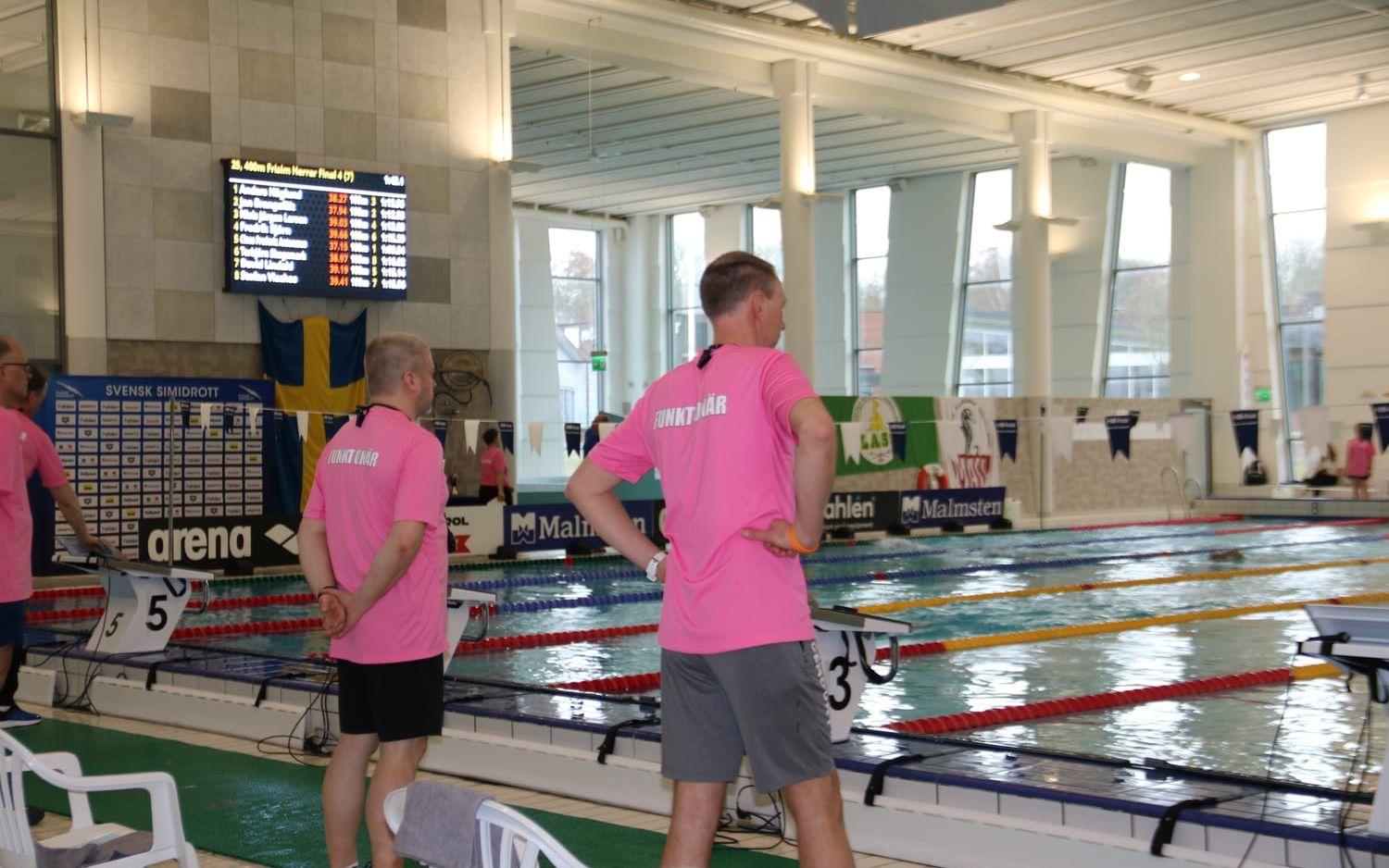 360 deltagare från drygt 60 olika svenska simklubbar deltog i helgen i tredagarsevenemanget vid Stenungsund arena.