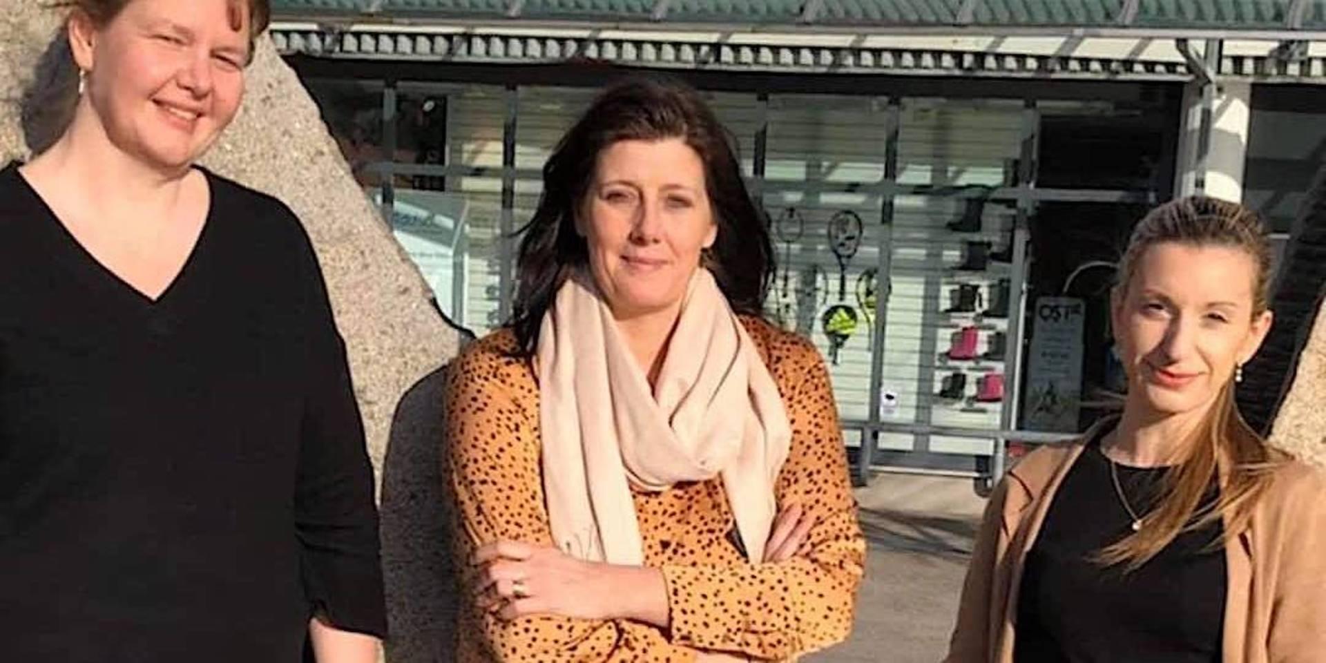 Katja Nikula, ordförande i S-kvinnor Stenungsund, Janette Olsson,  S-kvinnors förbundsstyrelse och Melisa Nilsson i distriktsstyrelsen vill få bort insamlingar av pengar i skolan. 