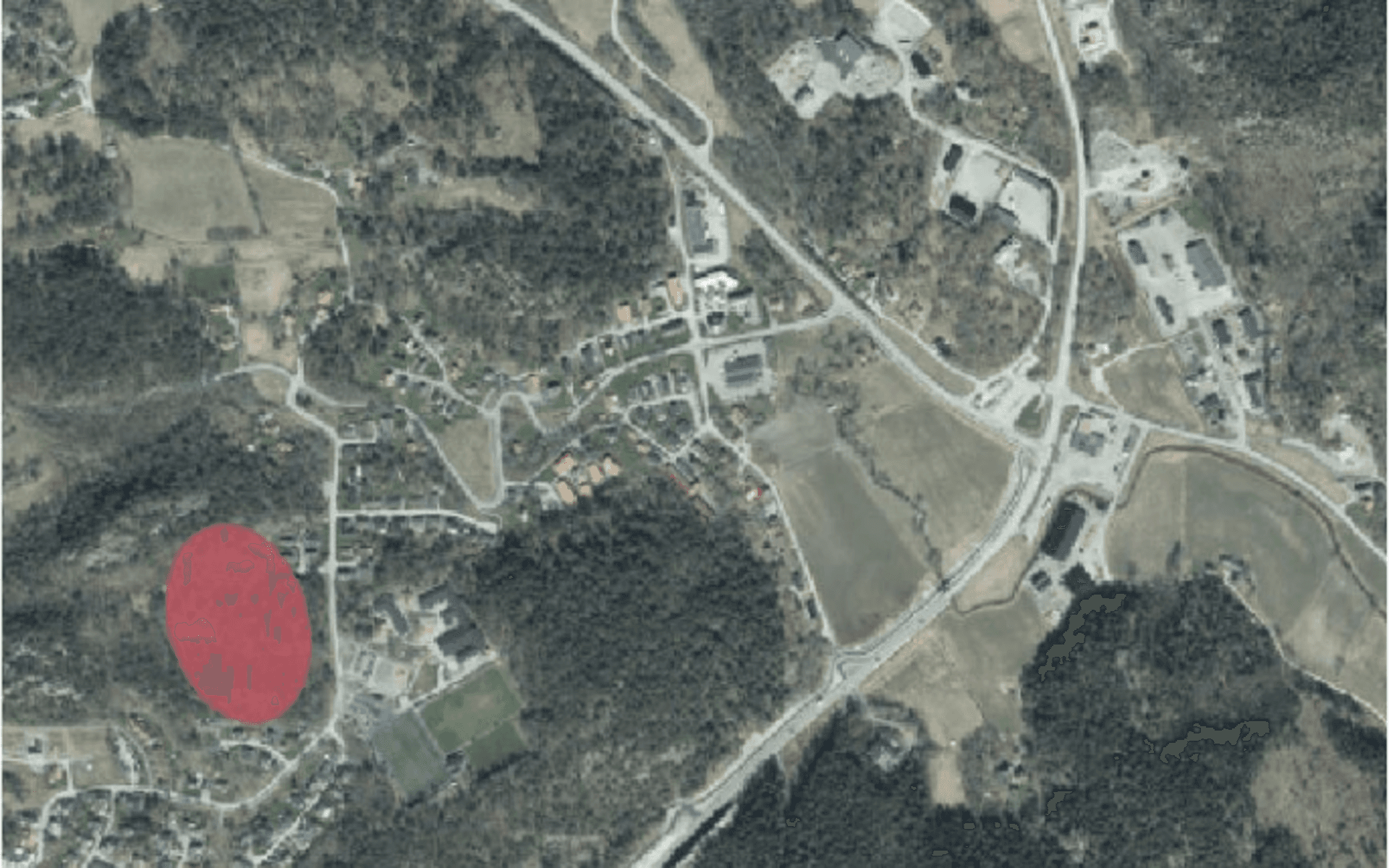 Två områden är planerade att exploateras, ett nära skolan och ett område i bergen bakom skolan. 
