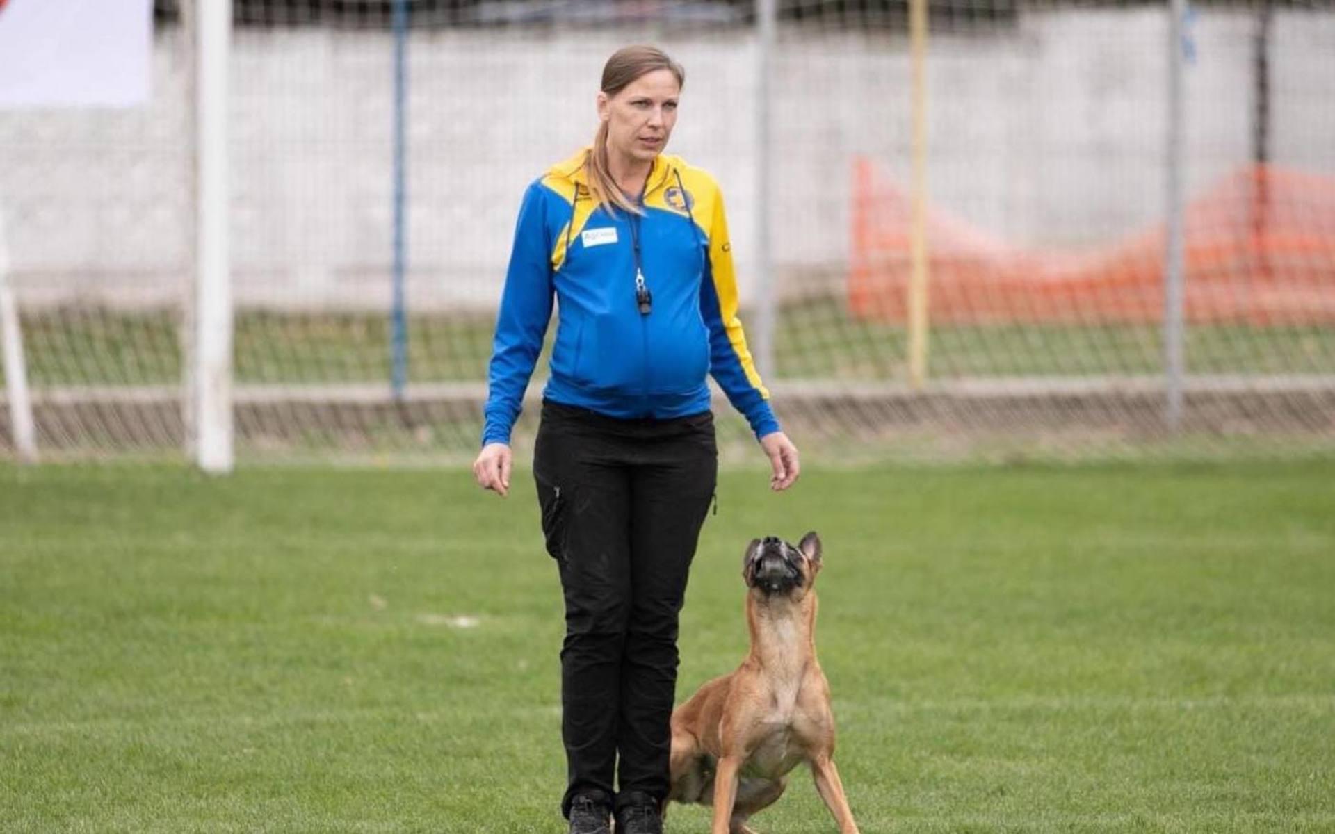 Frida Olsson från Orust tävlade för andra gången i VM i mondioring, en hundsport med lydnad, hopp och skydd. Hennes hund Mackan, Cherberos Carma, är den trogna träningskamraten. 
