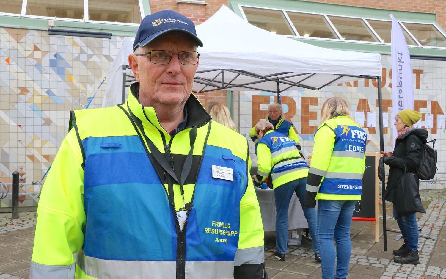 Bruno Kindström är aktiv inom FRG, Frivilliga resursgrupper och även inom Civilförsvarsföreningen. Han var med och informerade om Trygghetspunkter under helgen. 