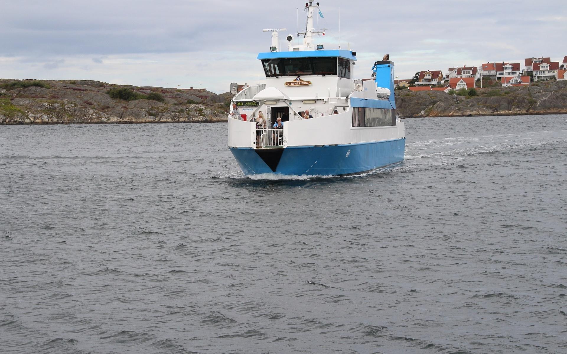 De boende på Gullholmen och Käringön får inte transportera sitt återvinningsbara material på personfärjan. 
