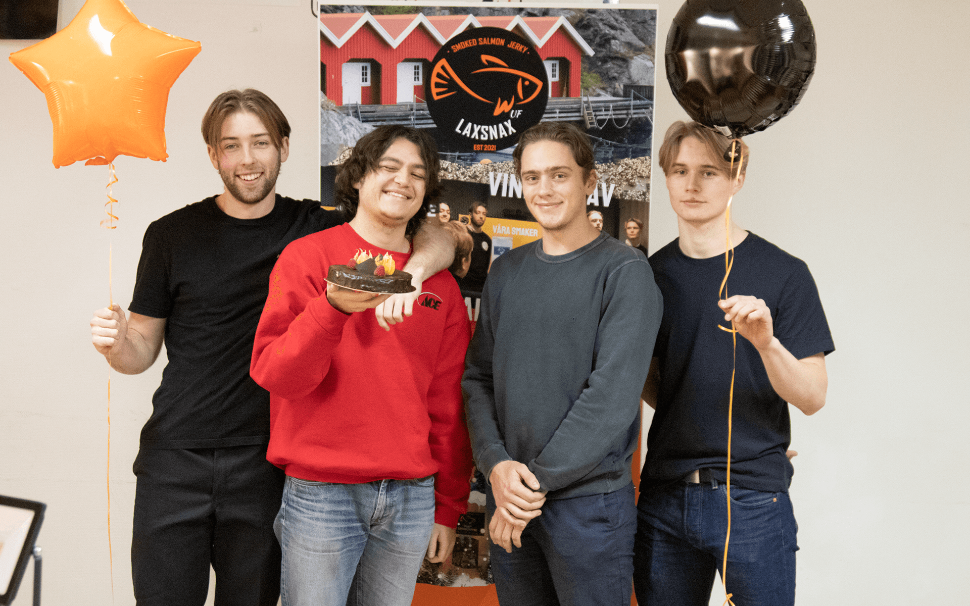 Gustav Dahlén, Isak Linder, Linus Lindberg och Arvid Niklasson firades med tårta på skolan i veckan.