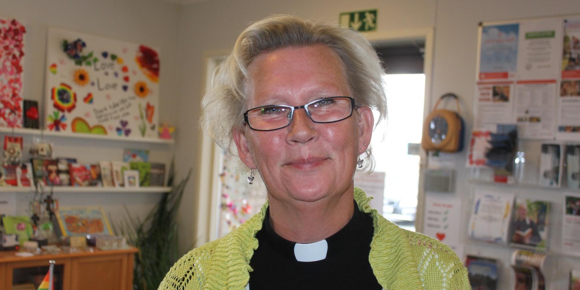  Jaana Pollari-Lindström, präst i Svenska kyrkan på Tjörn, vill ha en öppen folkkyrka, dit alla kan vända sig.