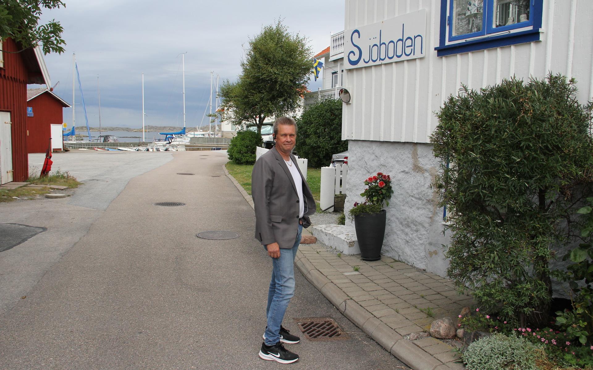 I huset där Thord Janssons moster nu har ett galleri sålde hans morfar fiskeutrustning.