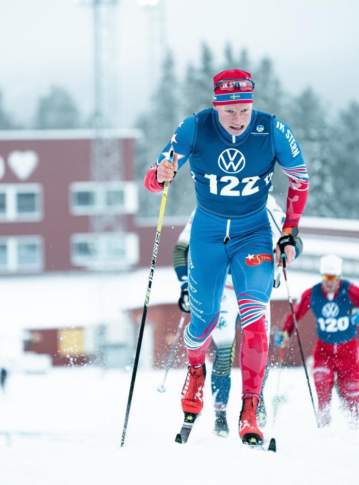 Alfred Buskqvist på skidförbundets tävling i Östersund i vintras. 