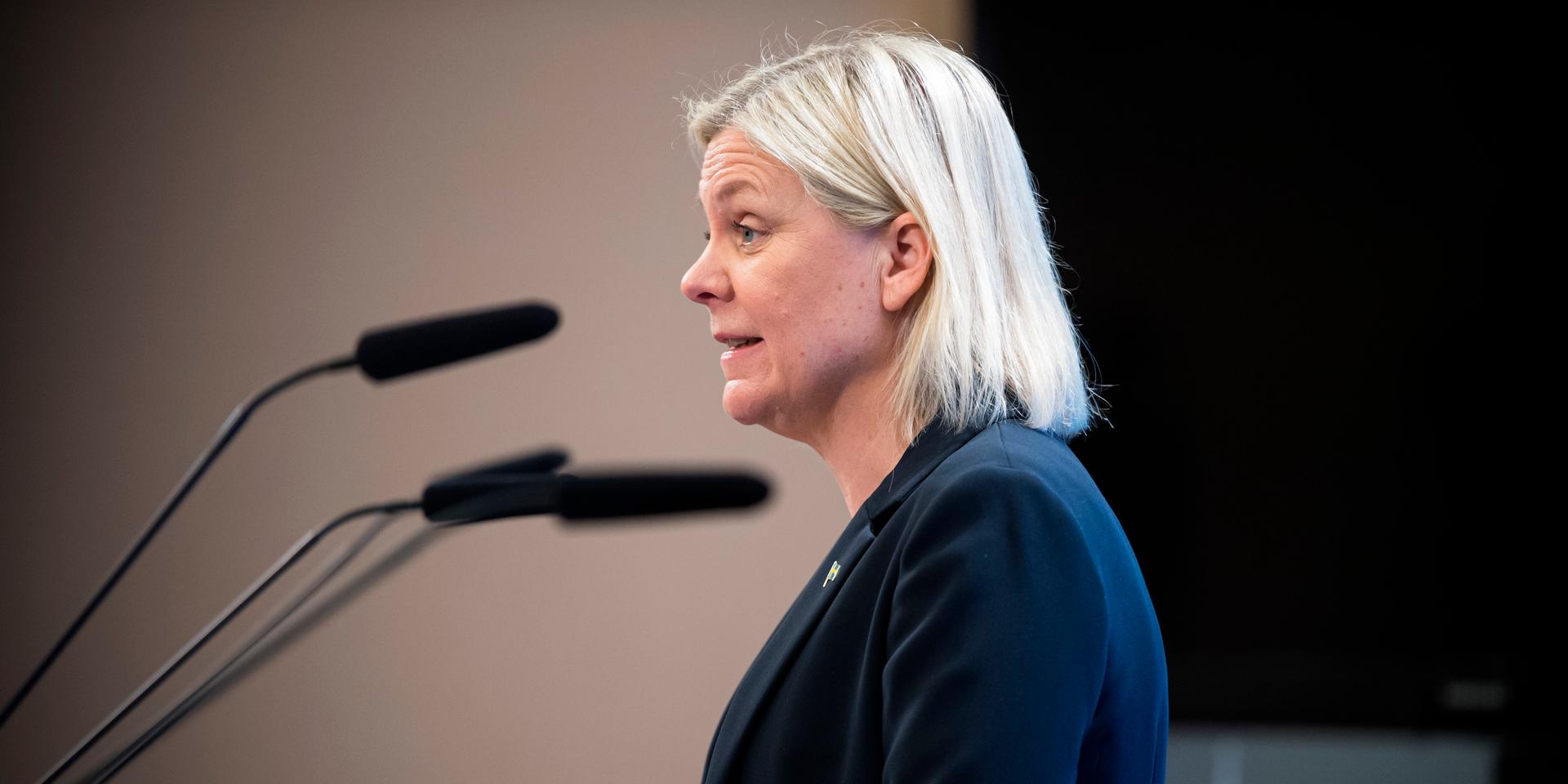 Statsminister Magdalena Andersson (S) presenterade nya restriktioner under pressträffen på måndagen. Arkivfoto.