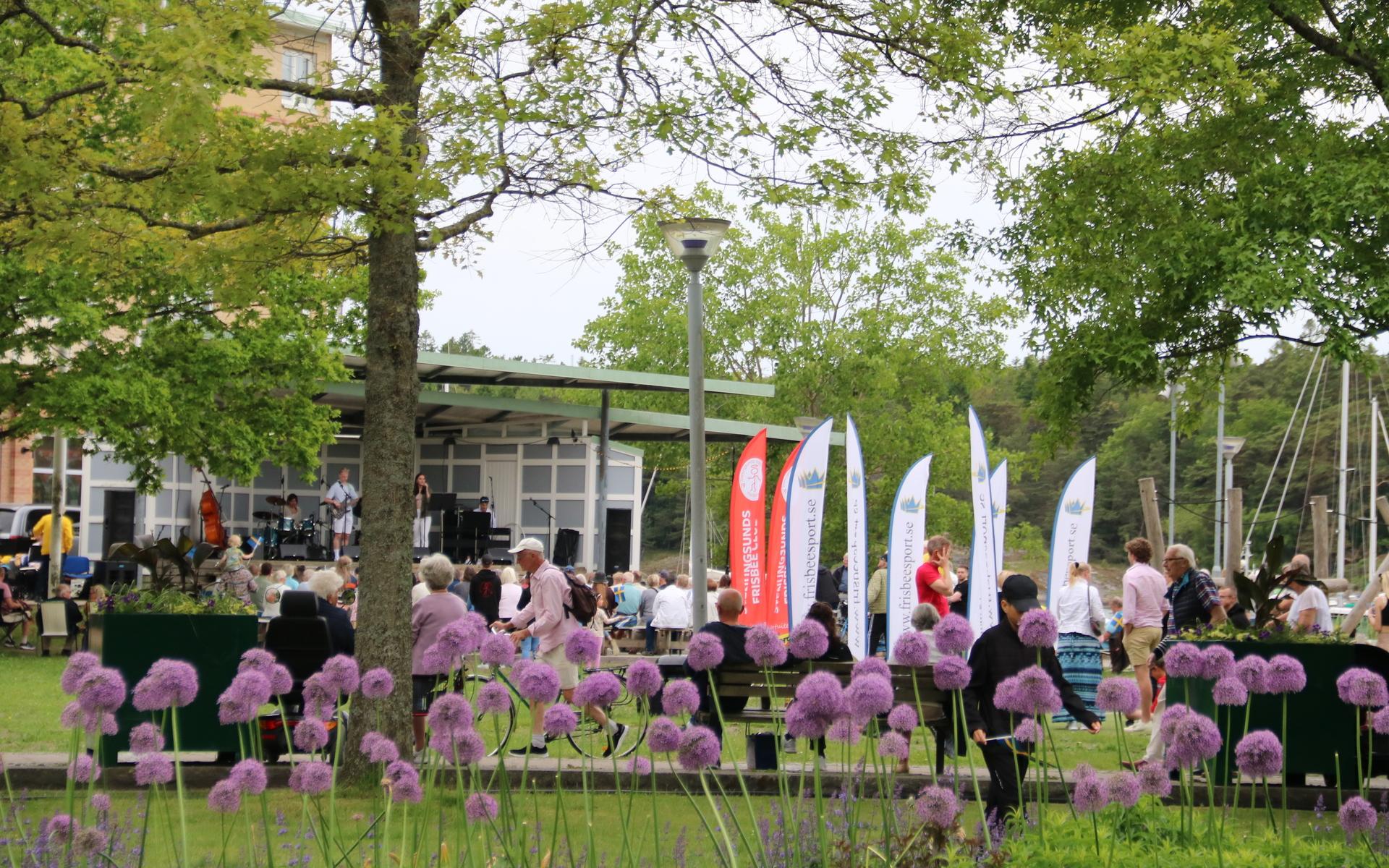 Nationaldagsfirande kulturhusparken i Stenungsund.