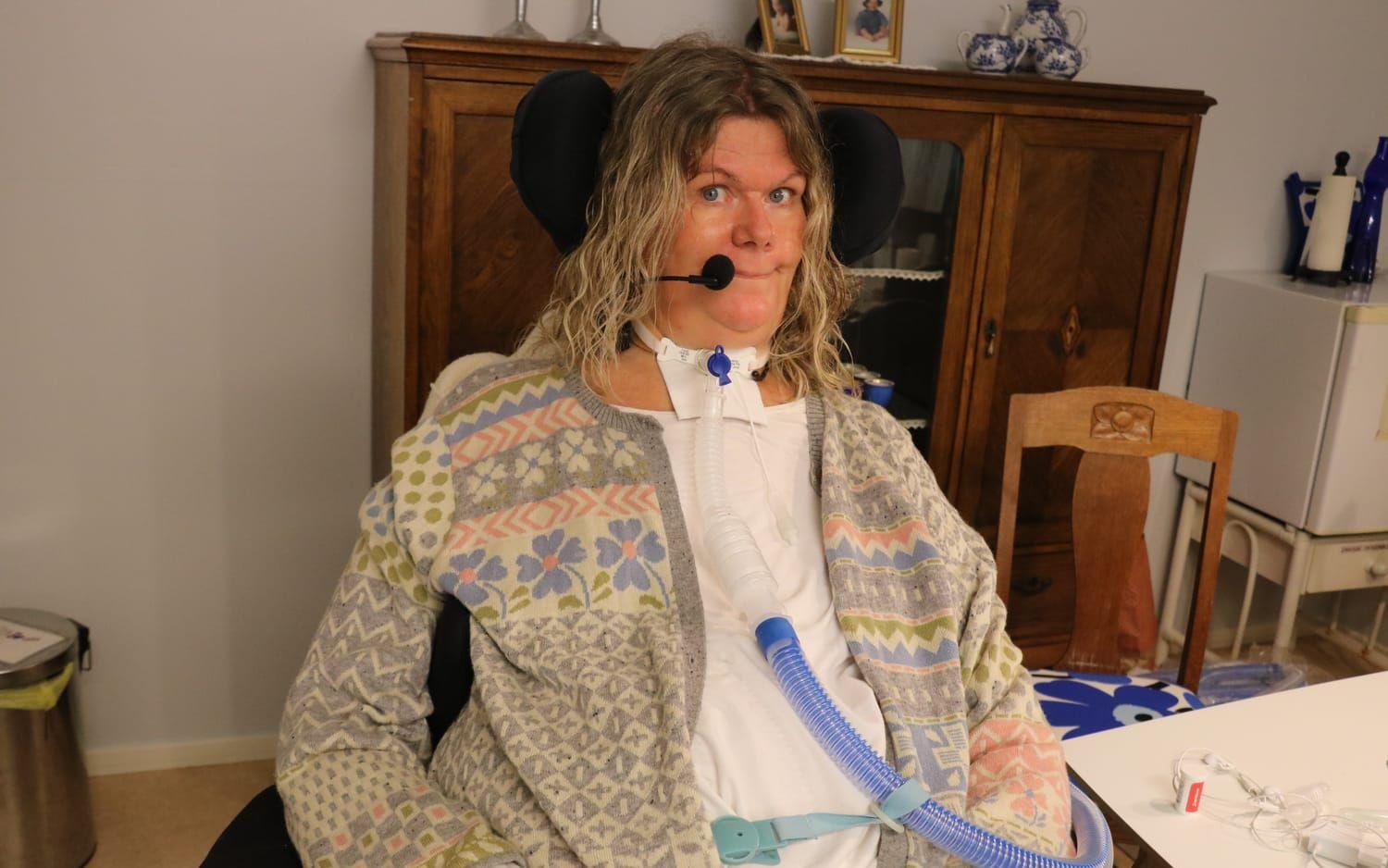 Heléne Olsson från Henån har levt med sjukdomen ALS i 12 år. Hon är förlamad från halsen och nedåt och måste ha en respirator för att kunna andas, men drivs av en enorm livsvilja. 