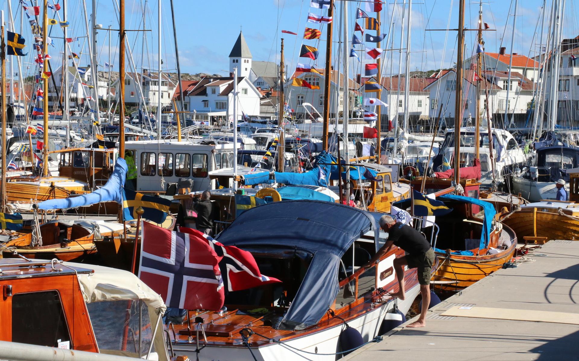 Träbåtsfestivalen 2022 lockade runt 20 000 besökare till Södra Hamnen i Skärhamn. Västkustens Träbåtsförening arrangerade dagen tillsammans med Södra Bohusläns Turism. 