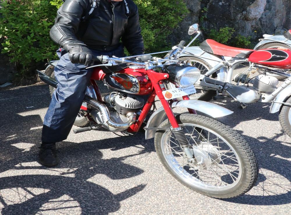 Kjell Hagvall kom med sin motorcykel för att delta i veteranutställningen. 